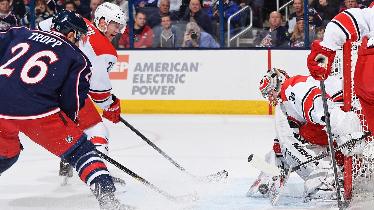 Khudobin's 46 saves help Hurricanes hold off Blue Jackets
